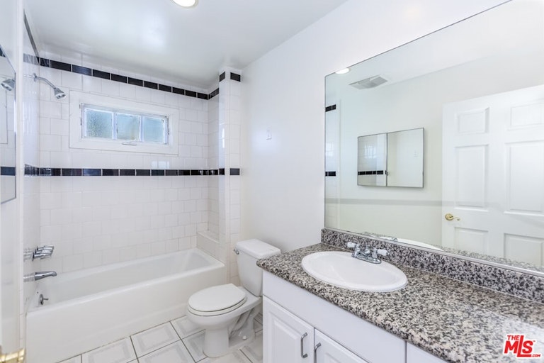 Photo 30 of 53 - 4957 W Melrose Hl, Los Angeles, CA 90029