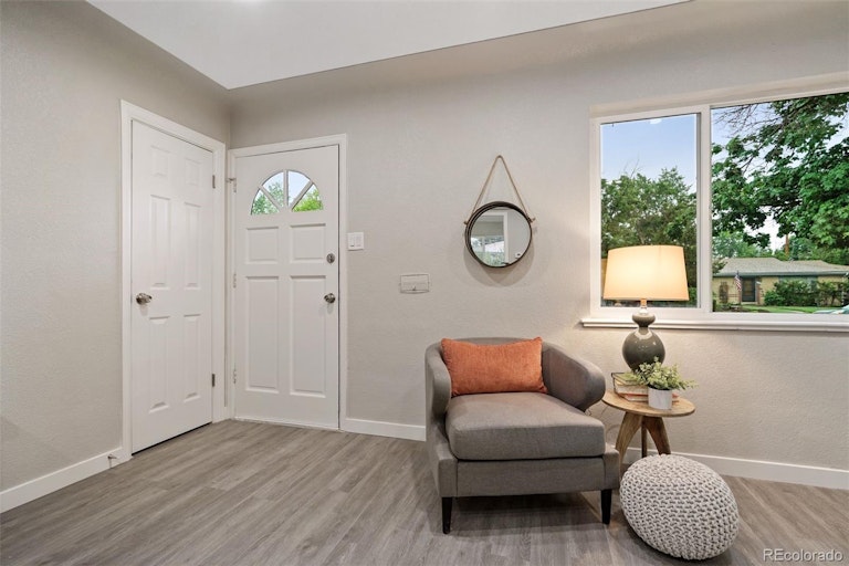 Photo 2 of 35 - 1545 S Chase Ct, Lakewood, CO 80232
