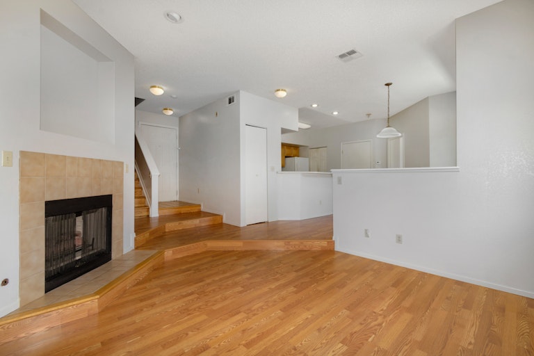Photo 3 of 17 - 6001 S Yosemite St Unit E205, Greenwood Village, CO 80111