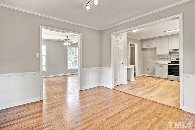 Photo 7 of 29 - 4700 Winterlochen Rd, Raleigh, NC 27603