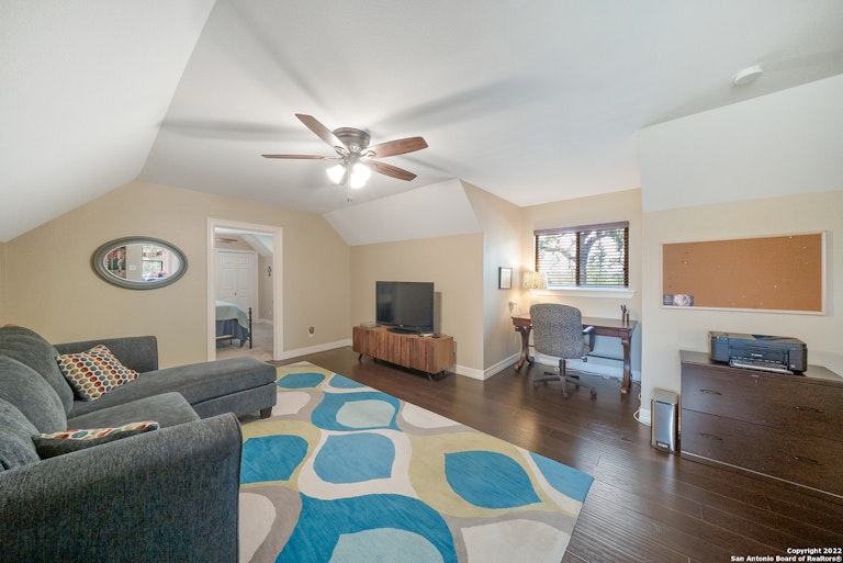 Photo 29 of 41 - 3910 Longridge Dr, San Antonio, TX 78228