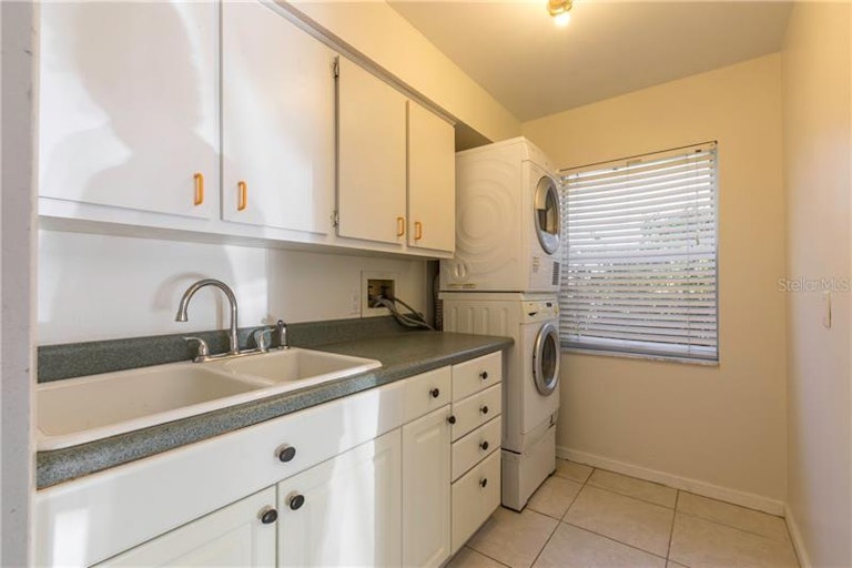 Photo 21 of 25 - 16618 Vallely Dr, Tampa, FL 33618