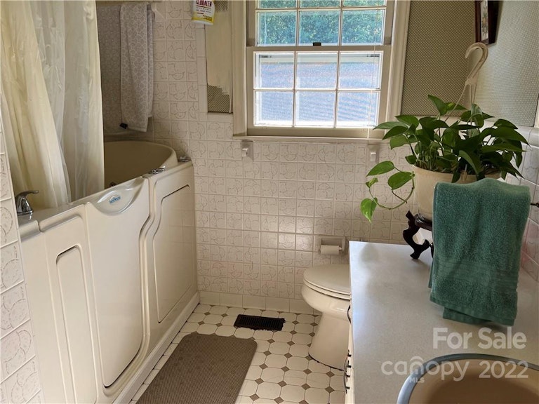 Photo 13 of 23 - 359 Sharon School Rd, Statesville, NC 28677