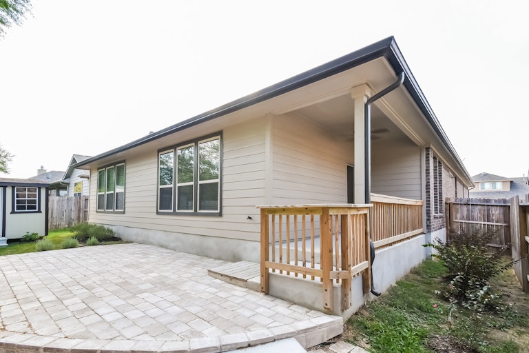 Photo 5 of 25 - 430 Pecan Mdws, New Braunfels, TX 78130