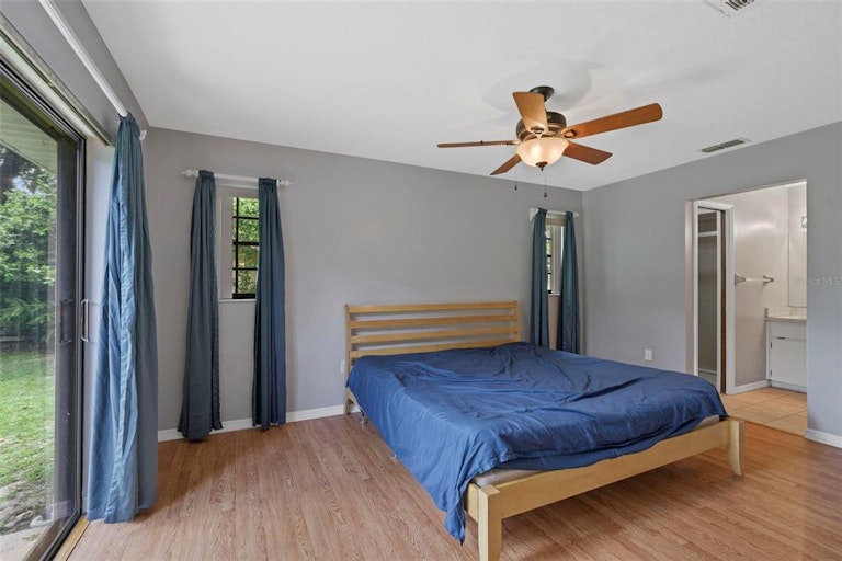 Photo 10 of 35 - 7480 Landmark Dr, Spring Hill, FL 34606