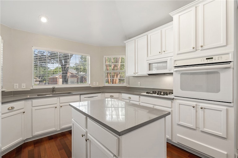 Photo 7 of 25 - 4125 Gazley Ln, Austin, TX 78732