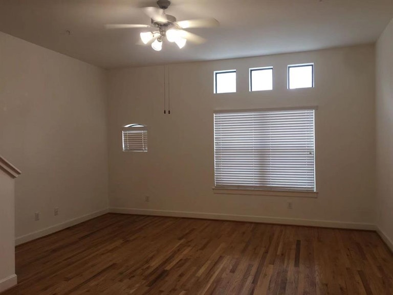 Photo 12 of 18 - 2710 Hullsmith Dr #1001, Houston, TX 77063