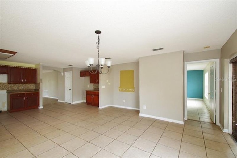 Photo 10 of 23 - 12925 Los Alamitos Ct, Orlando, FL 32837