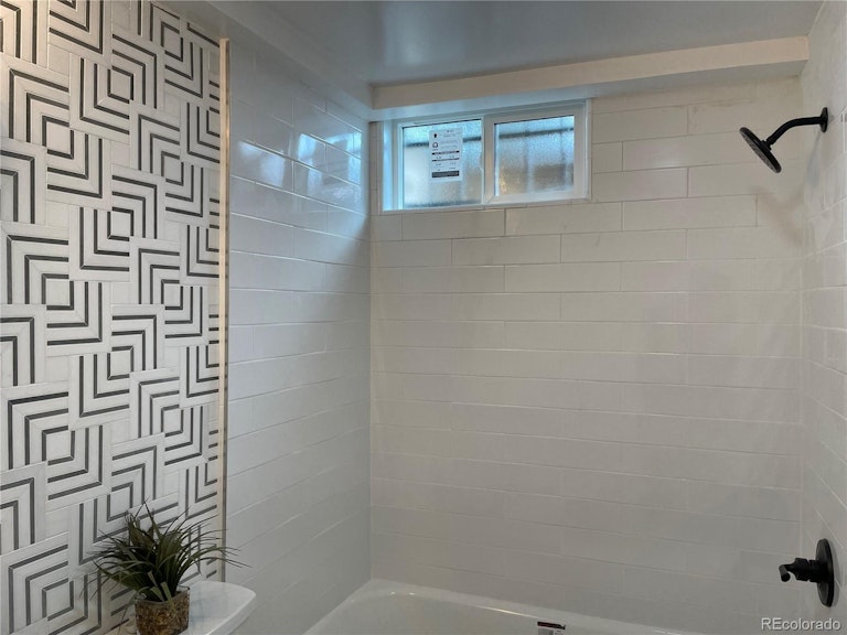 Photo 18 of 30 - 3261 Ivy St, Denver, CO 80207