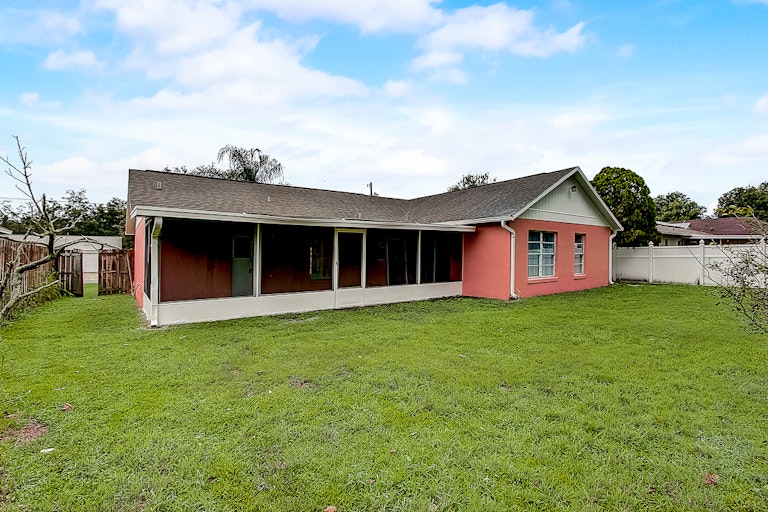 Photo 30 of 33 - 212 Ashford Pl, Kissimmee, FL 34758