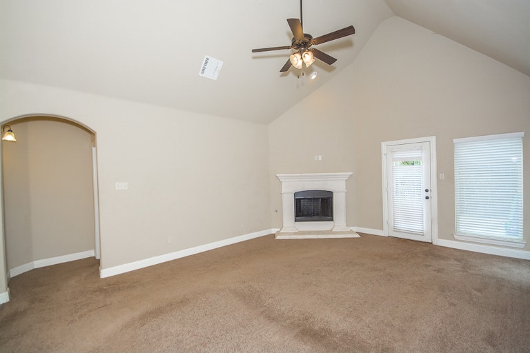 Photo 3 of 20 - 9700 National Pines Dr, McKinney, TX 75072