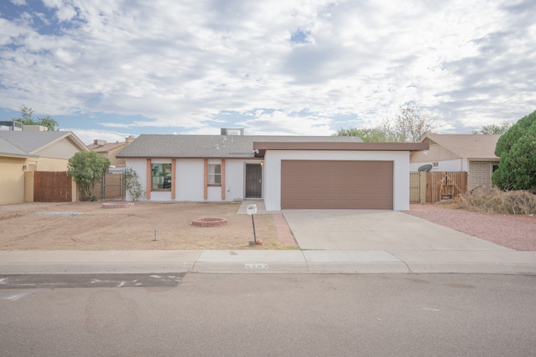 Photo 1 of 25 - 9207 W Cameron Dr, Peoria, AZ 85345