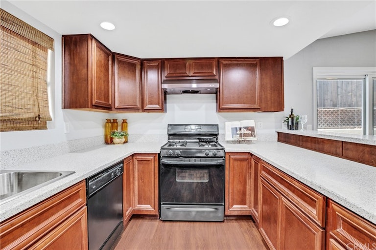 Photo 19 of 40 - 8388 Verbena Dr, Riverside, CA 92504