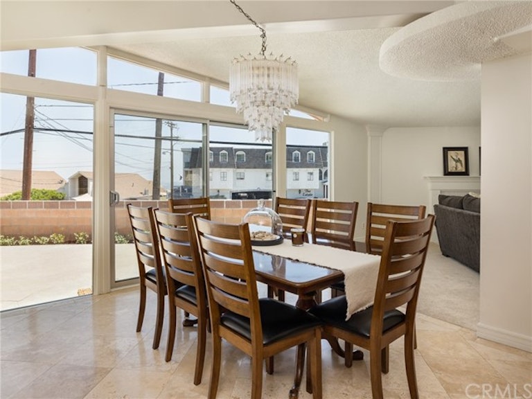 Photo 3 of 33 - 1601 W 20th St, San Pedro, CA 90732