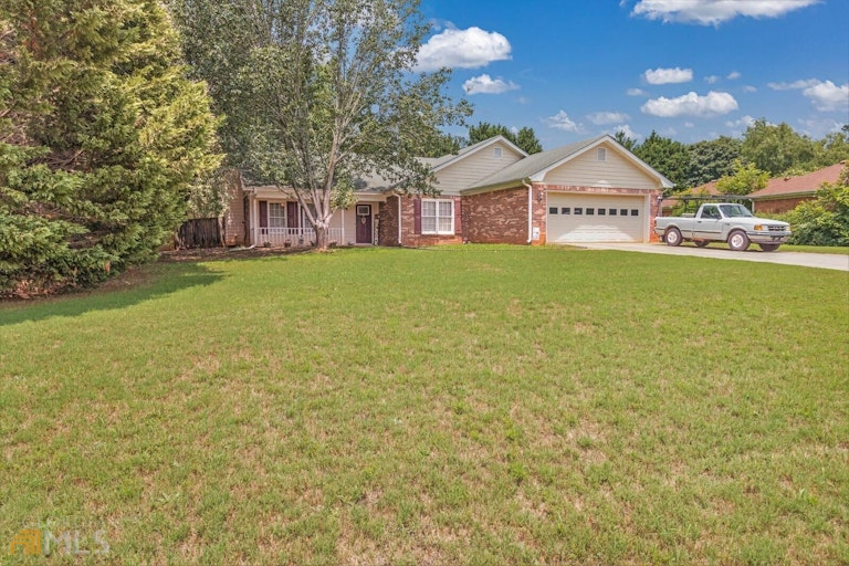 Photo 3 of 20 - 1260 Great Oaks Dr SE, Conyers, GA 30013