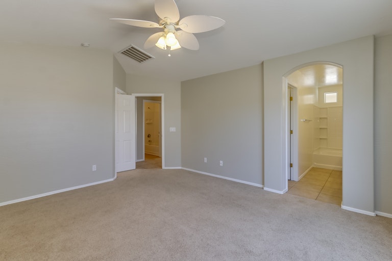 Photo 6 of 35 - 27427 N 63rd Dr, Phoenix, AZ 85083