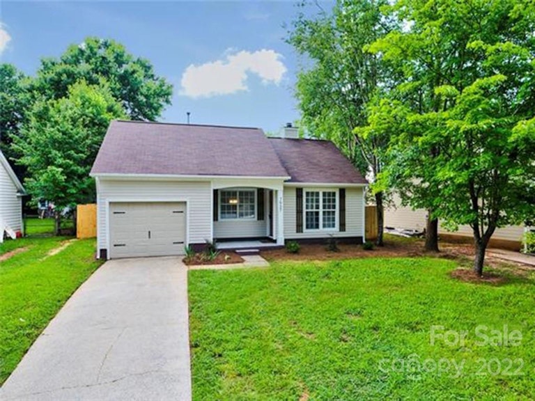 Photo 1 of 15 - 7937 Latchington Ct, Charlotte, NC 28227