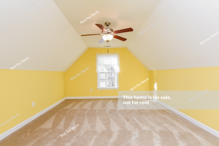 Photo 18 of 25 - 634 Lawson Cypress Ln, Fuquay Varina, NC 27526