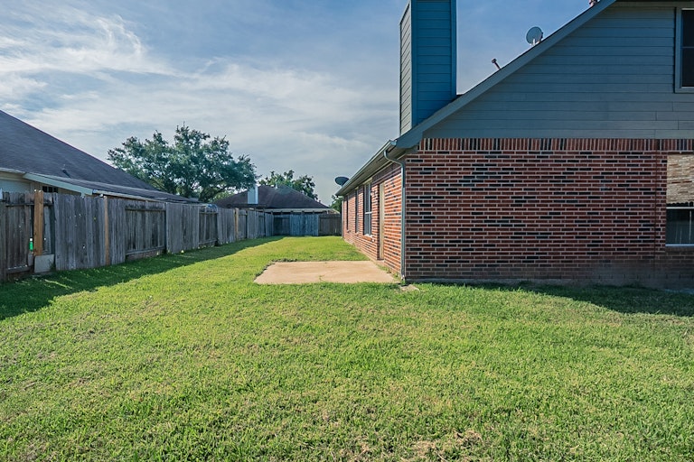 Photo 28 of 30 - 1134 Park Breeze Ct, Fresno, TX 77545