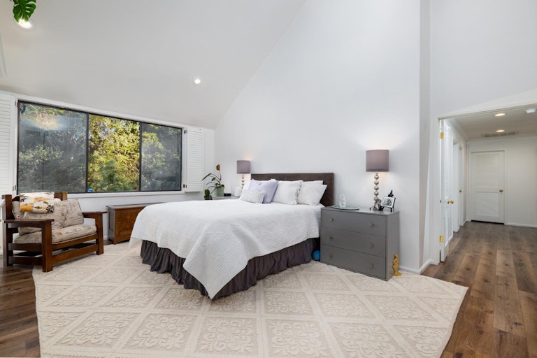 Photo 22 of 40 - 317 Wyndgate Rd, Sacramento, CA 95864