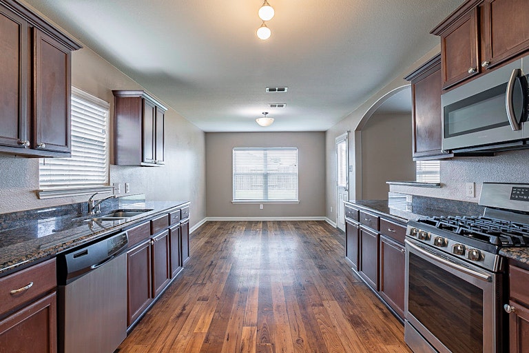 Photo 8 of 20 - 2029 Cone Flower Dr, Forney, TX 75126