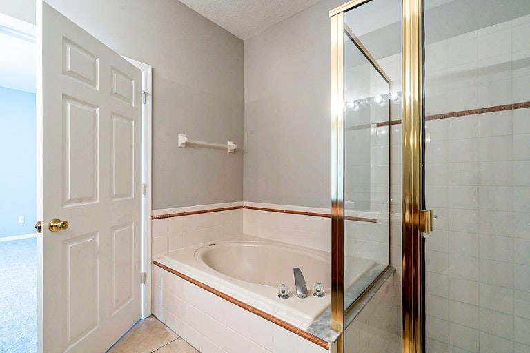 Photo 21 of 33 - 1621 Anna Catherine Dr, Orlando, FL 32828