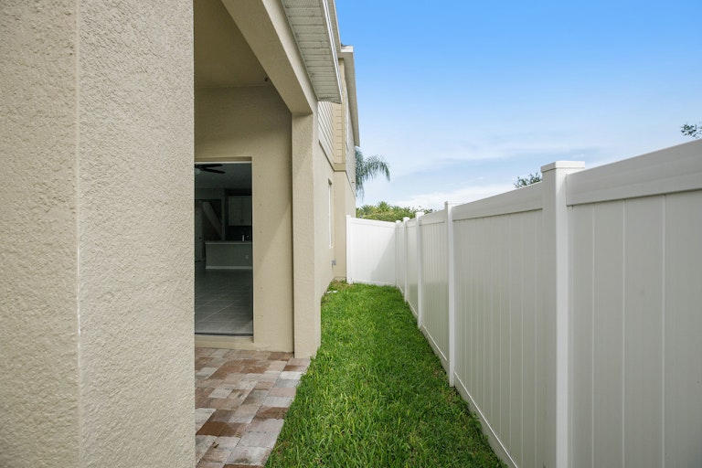 Photo 14 of 19 - 2493 Cornerstone St, Odessa, FL 33556