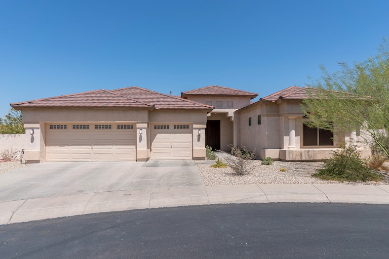 Photo 1 of 22 - 9817 S 26th Ln, Phoenix, AZ 85041