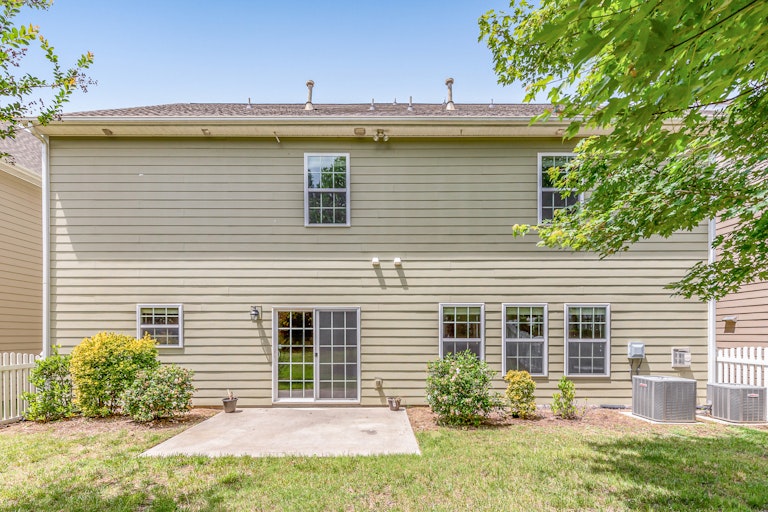 Photo 7 of 28 - 10129 Elizabeth Crest Ln, Charlotte, NC 28277