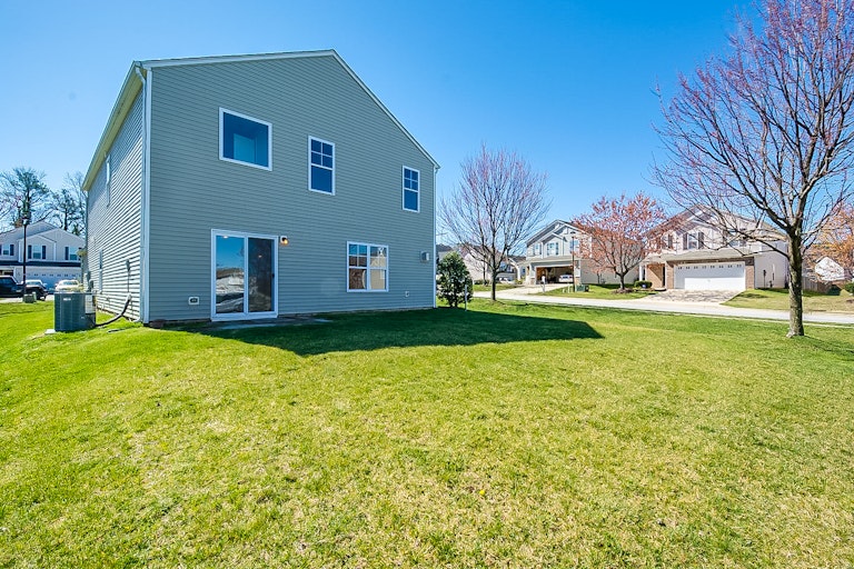 Photo 4 of 19 - 4612 Smarty Jones Dr, Knightdale, NC 27545