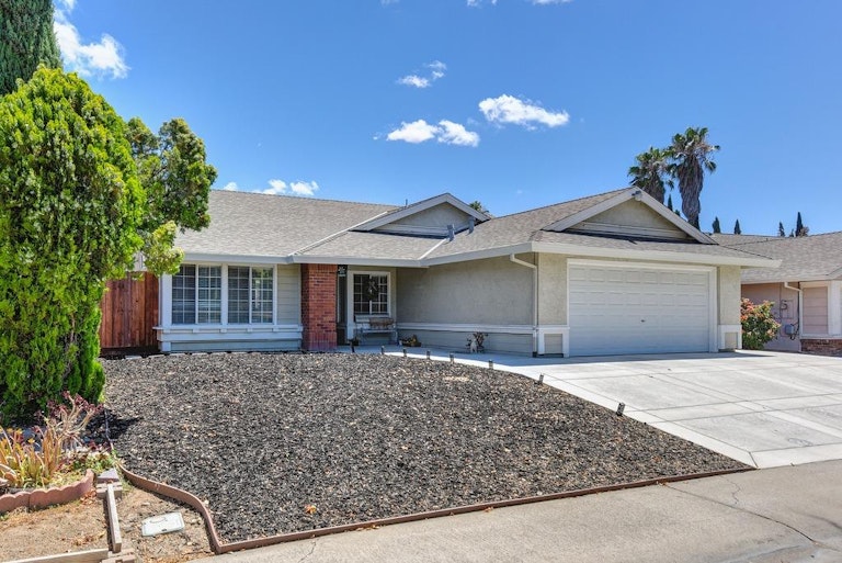 Photo 1 of 40 - 8372 Vintage Park Dr, Sacramento, CA 95828