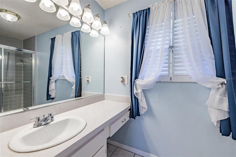 Photo 39 of 63 - 1208 5th St, Wimauma, FL 33598