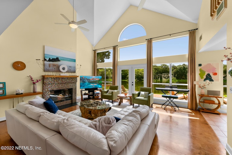 Photo 8 of 51 - 2345 Oceanwalk Dr W, Atlantic Beach, FL 32233