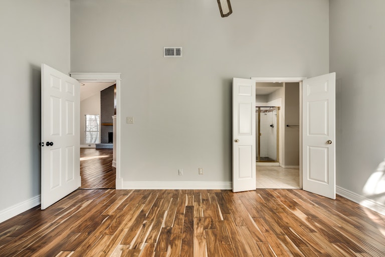 Photo 19 of 30 - 407 Essex Dr, Mesquite, TX 75149