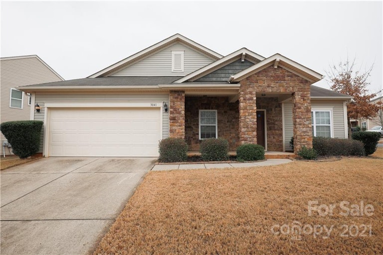 Photo 1 of 17 - 3041 S Devon St, Charlotte, NC 28213