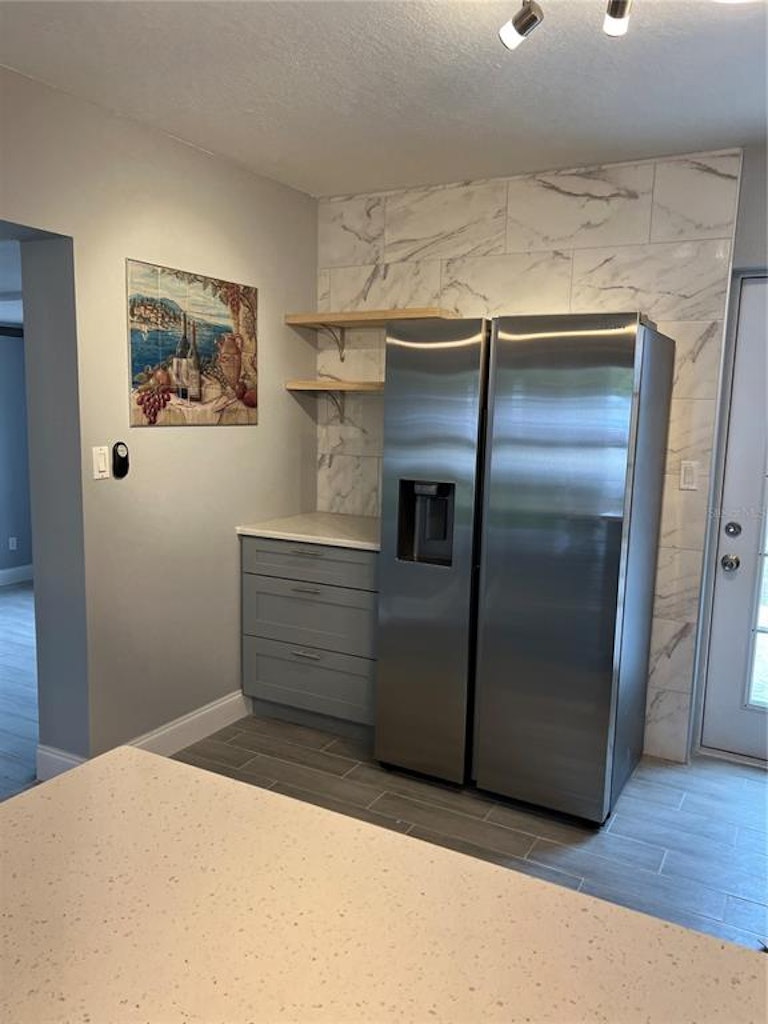 Photo 3 of 9 - 4712 W Fairview Hts, Tampa, FL 33616