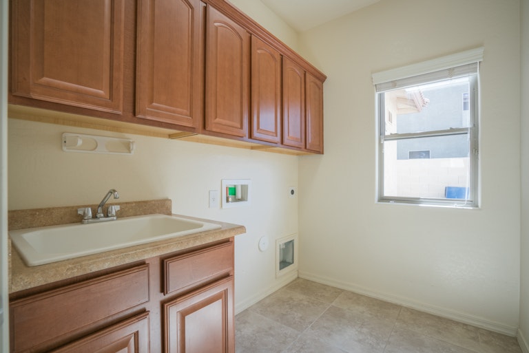 Photo 34 of 37 - 17808 W Ivy Ln, Surprise, AZ 85388