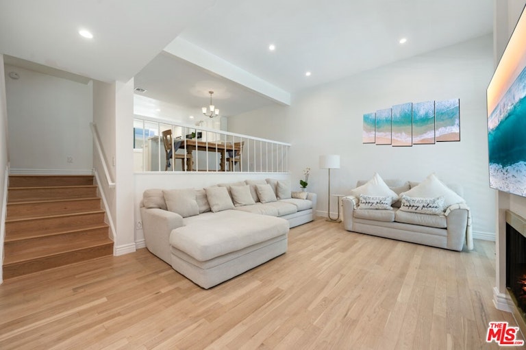 Photo 3 of 38 - 13238 Fiji Way Unit B, Marina Del Rey, CA 90292
