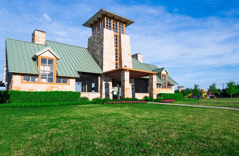 Photo 25 of 29 - 328 Turnstone Dr, Little Elm, TX 75068