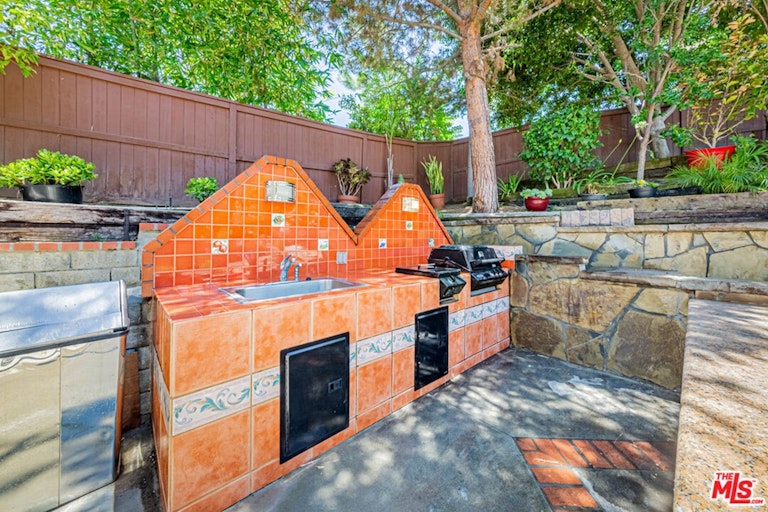 Photo 38 of 48 - 686 Milford St, Los Angeles, CA 90042