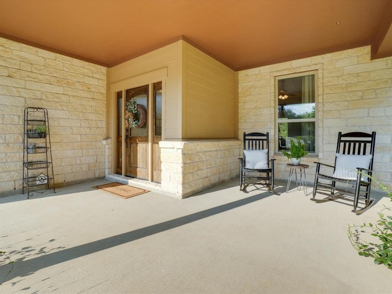 Photo 5 of 40 - 6409 Shoreline Dr, Little Elm, TX 75068