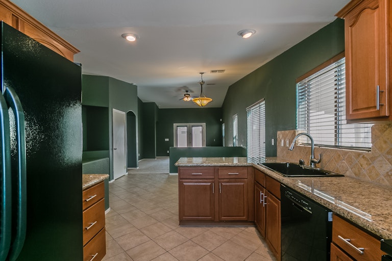 Photo 5 of 31 - 9920 W Hess St, Tolleson, AZ 85353