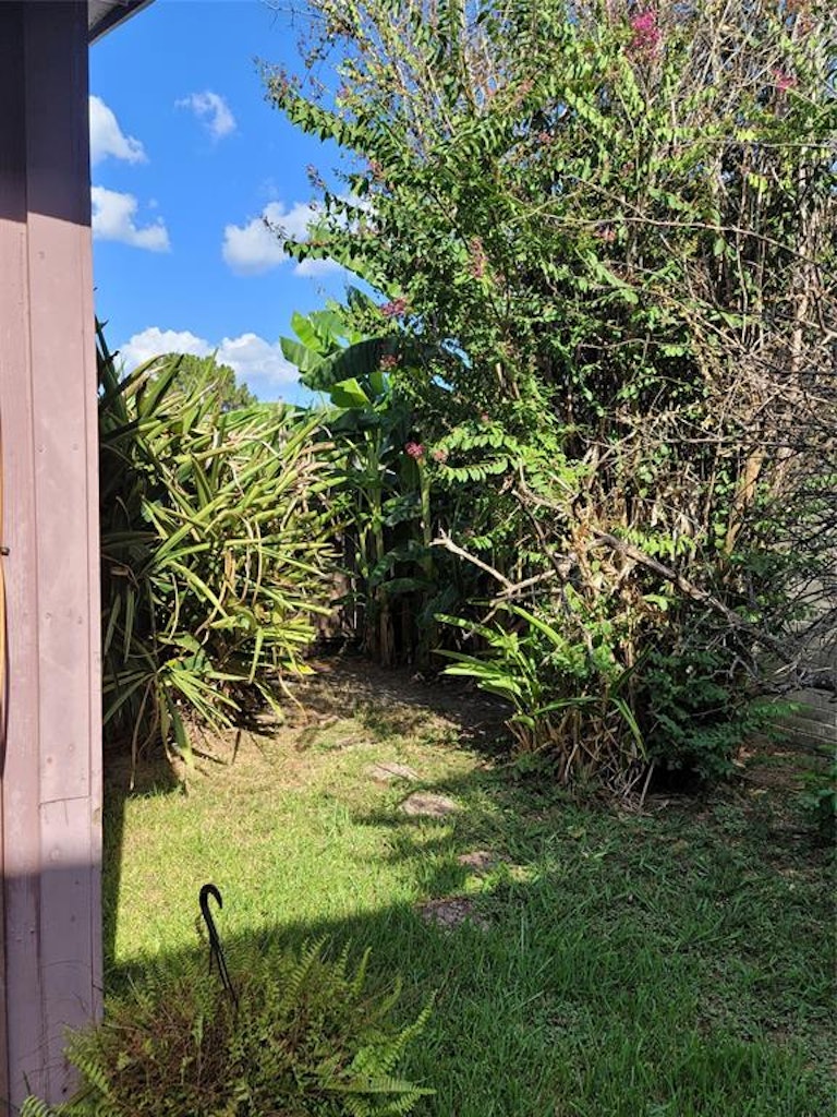 Photo 32 of 38 - 6450 Dellfern Dr, Houston, TX 77035