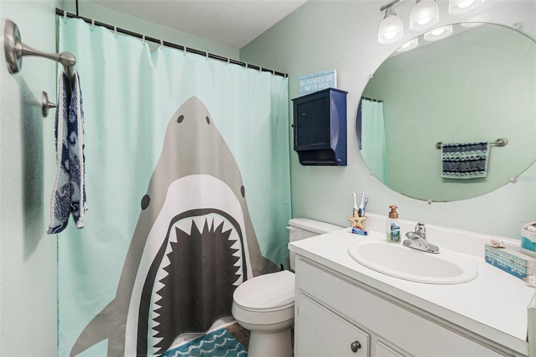 Photo 21 of 33 - 5427 Harbor Dr W, Lakeland, FL 33809