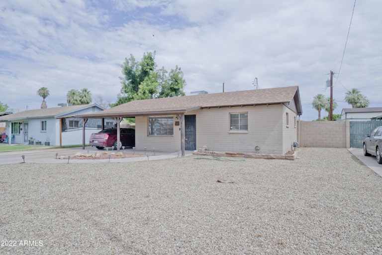 Photo 3 of 38 - 3556 W Meadowbrook Ave, Phoenix, AZ 85019