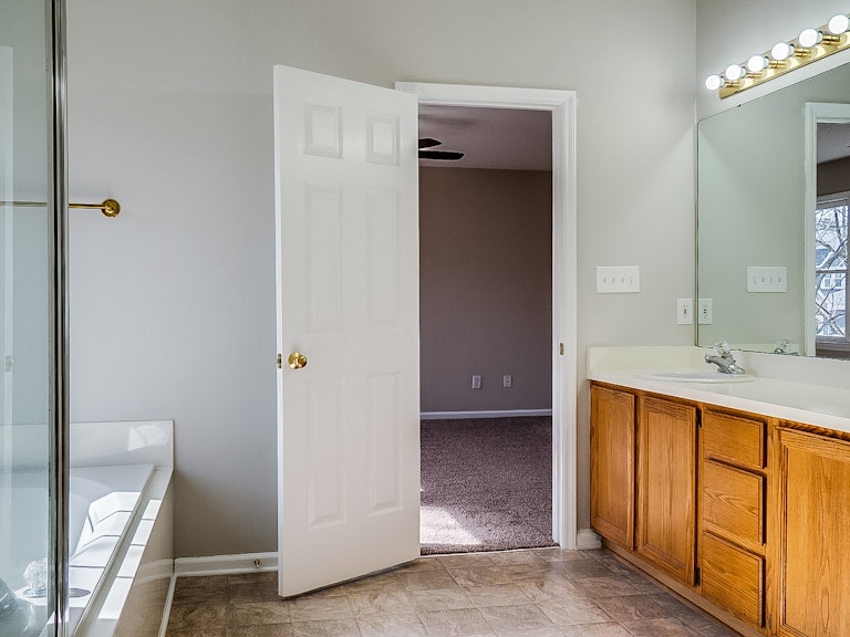 Photo 15 of 26 - 2500 Holbrook Ct, Raleigh, NC 27604