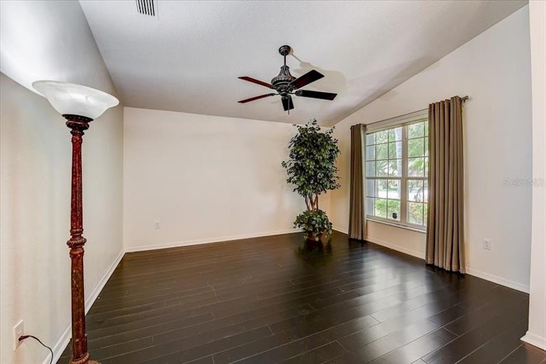 Photo 5 of 47 - 2203 Katana Pl, Brandon, FL 33511