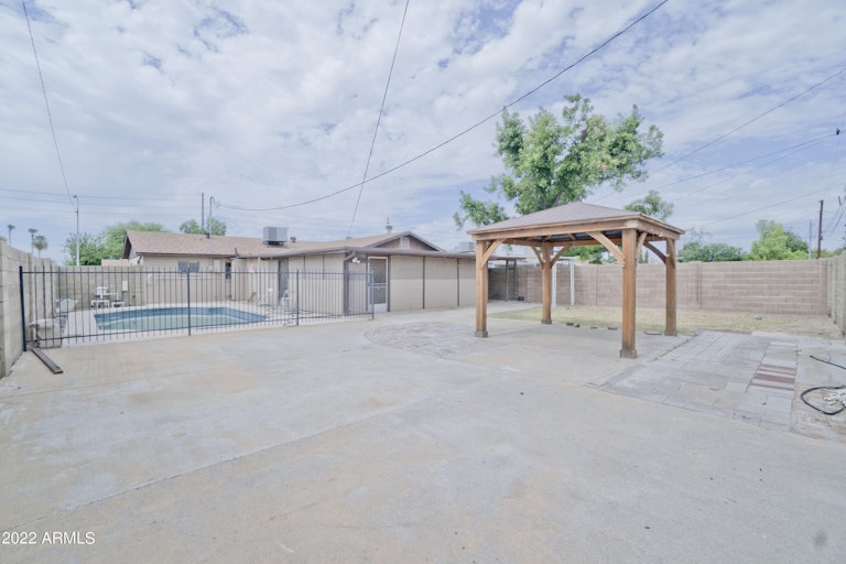 Photo 25 of 38 - 3556 W Meadowbrook Ave, Phoenix, AZ 85019