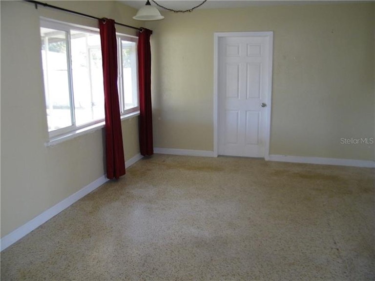 Photo 3 of 17 - 776 85th Ave N, Saint Petersburg, FL 33702