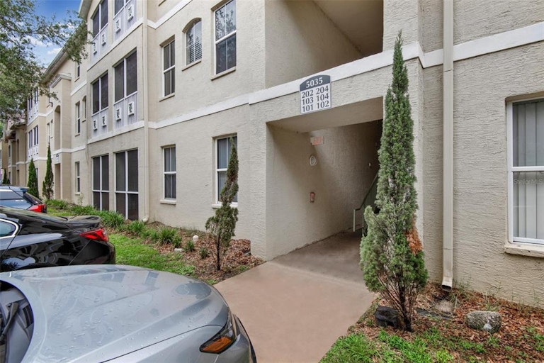 Photo 3 of 25 - 5035 Sunridge Palms Dr #102, Tampa, FL 33617